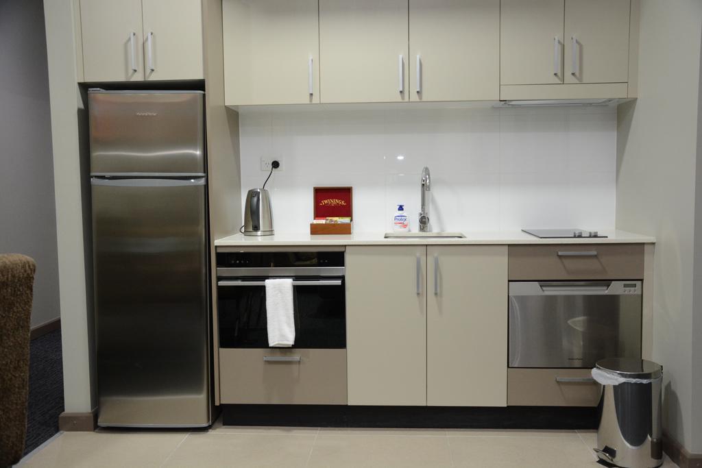 Ratsun Nadi Airport Apartment Hotel Habitación foto